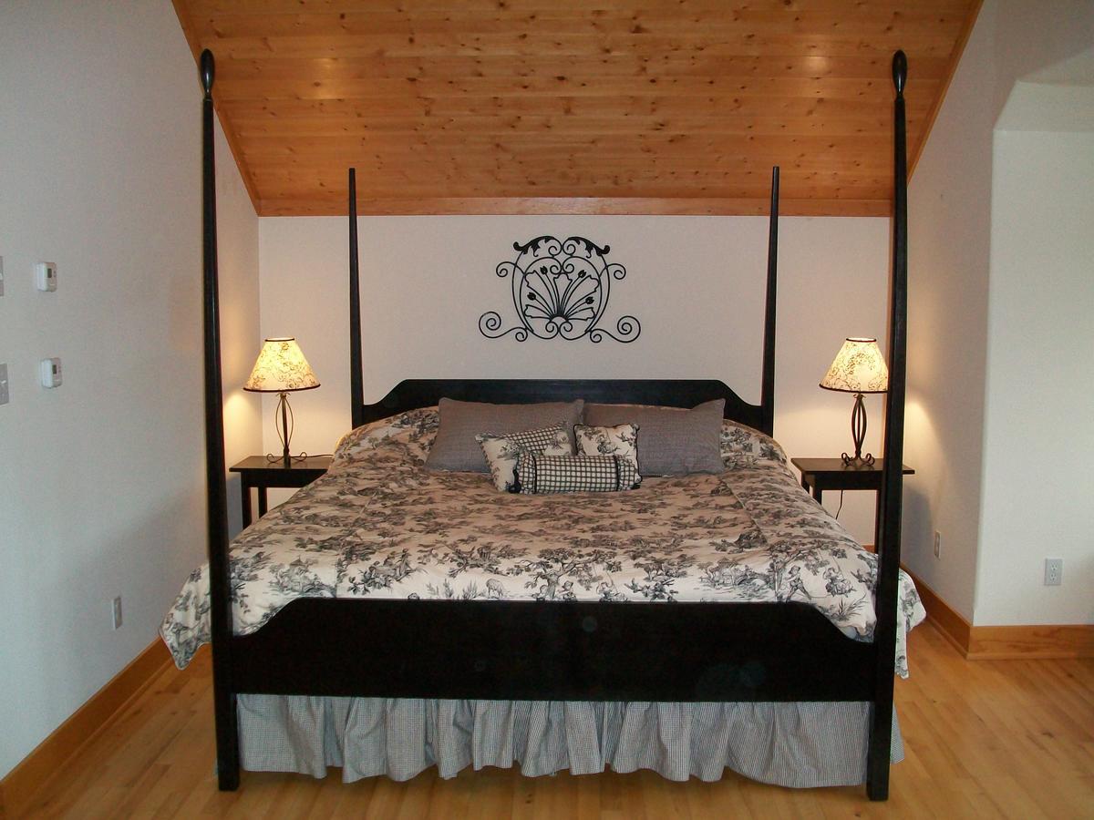 The Lodge At Trout Creek Bed And Breakfast Exterior foto